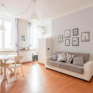 Mazzini 12, Elegant With Free Private Garage 800 M, Air Conditioning, Wi-fi, Just 100 M From The Public Appartamento